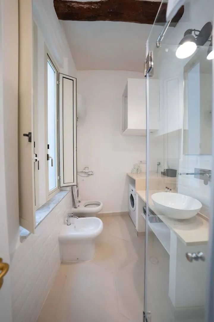 Franzese Apartment Sanita Neapel Italien